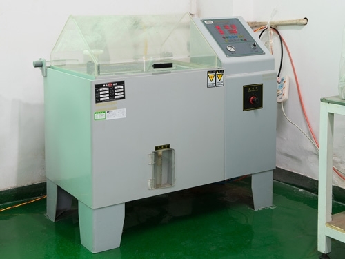 Salt spray test machine